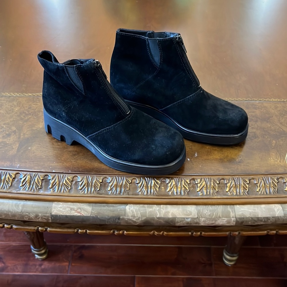 Black suede boot NWOT